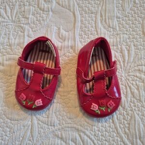 Gymboree girls size 02 Too Cute Tulip line patent t bar crib shoes GUC